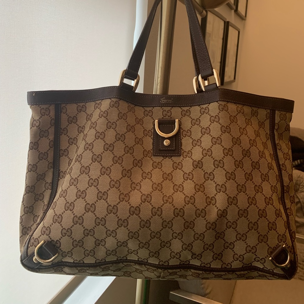 Authentic Gucci Abbey tote / Classic Signature GG canvas